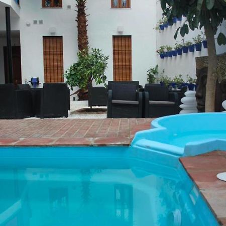 Casa Patio Las Palmeras Cordoba Con Piscina Exterior photo